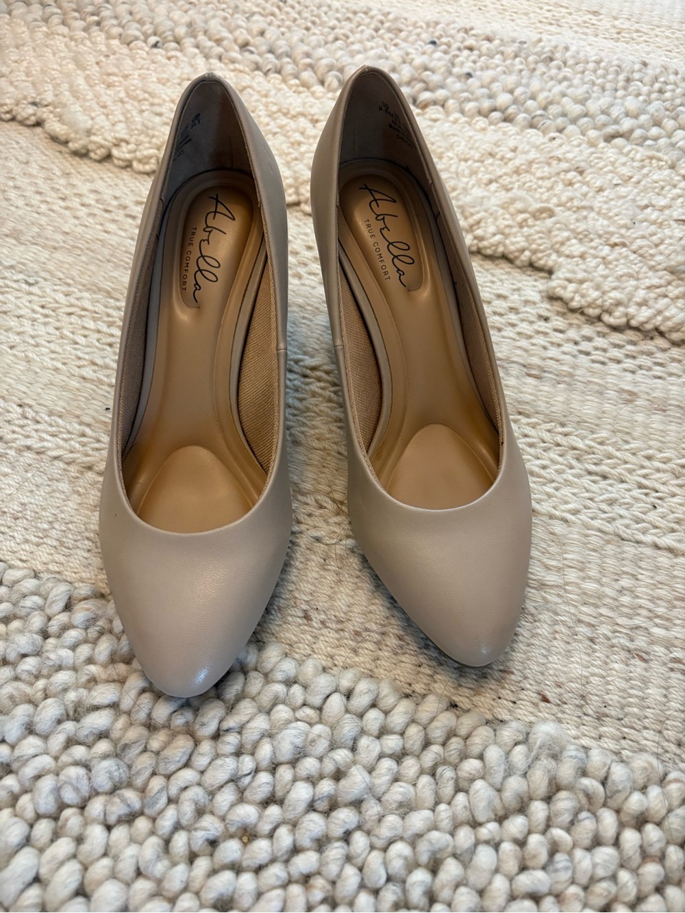 Abella Women's Nude Pointed-Toe Pumps